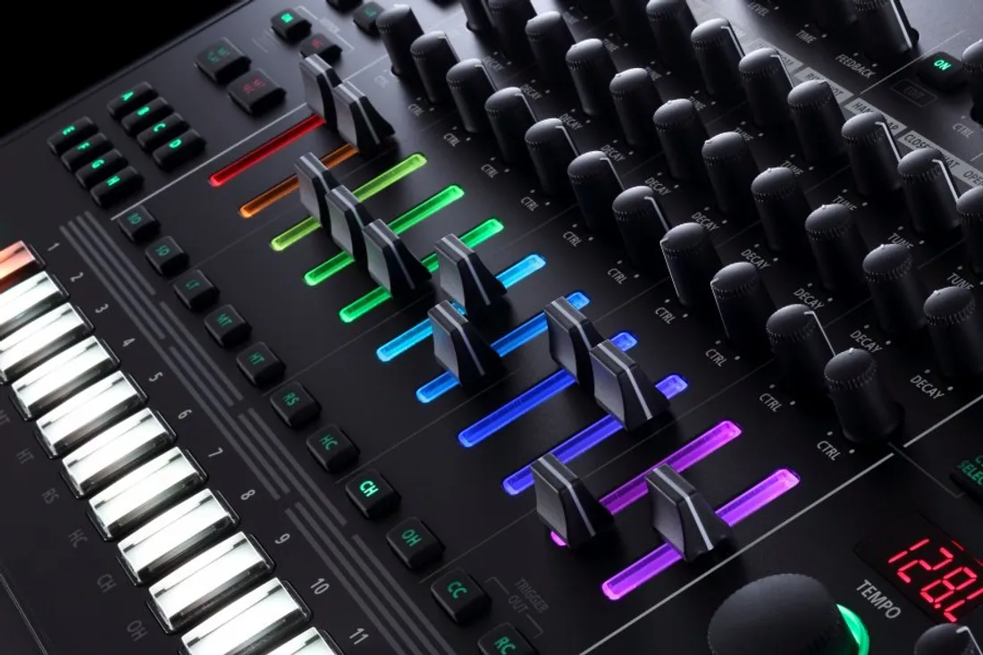 Roland Aira TR-8S Trommemaskin