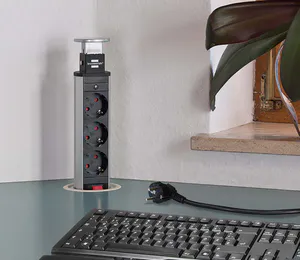 Hovedbilde Brennenstuhl Tower Power 3-veis Str&oslash;mforgrener med 2-port USB-ladere