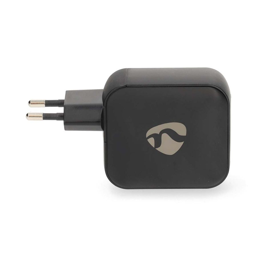 Nedis 100W 2 x USB-C + USB-A lader med Hurtigladefunksjon