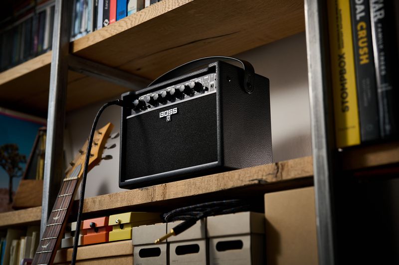 Boss Katana-Mini X - Kraftig MiniCombo, 10W m/ effekter, Bluetooth og oppladbart Batteri