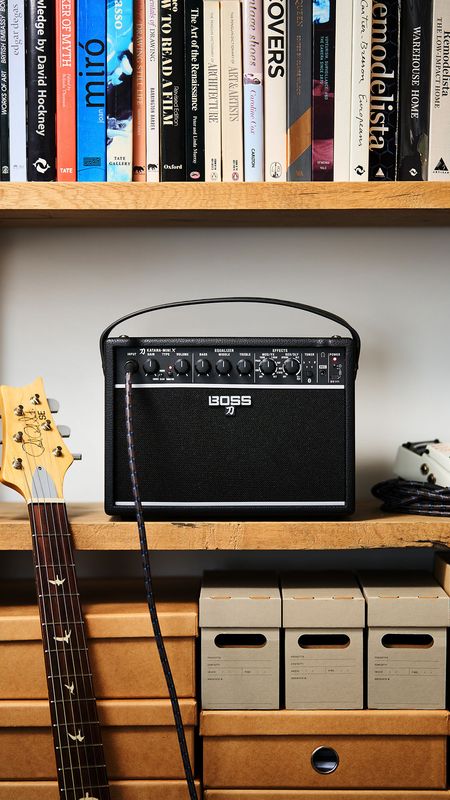 Boss Katana-Mini X - Kraftig MiniCombo, 10W m/ effekter, Bluetooth og oppladbart Batteri